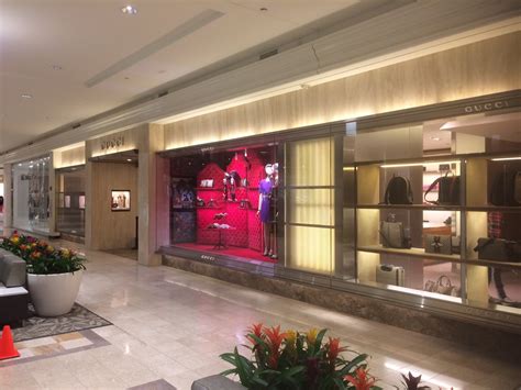 gucci phipps plaza